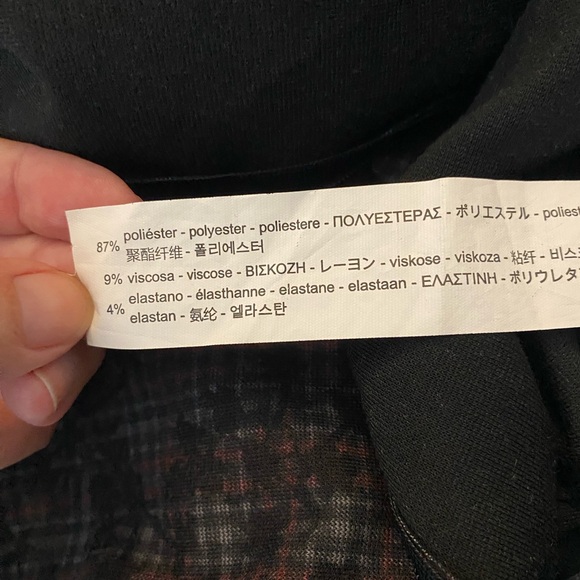 Zara S Fitted Dress Black Floral Plaid 
Back zip 
Long sleeve 
Modest yet sexy - Picture 6 of 7